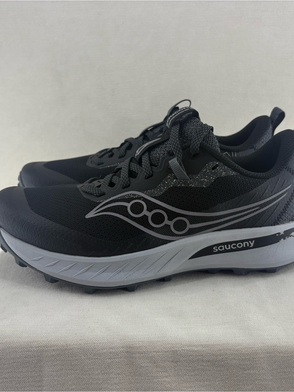 Saucony Peregrine 15 Black shadow Trail Running Sneakers Mens size 7.5/40.5 NEW
